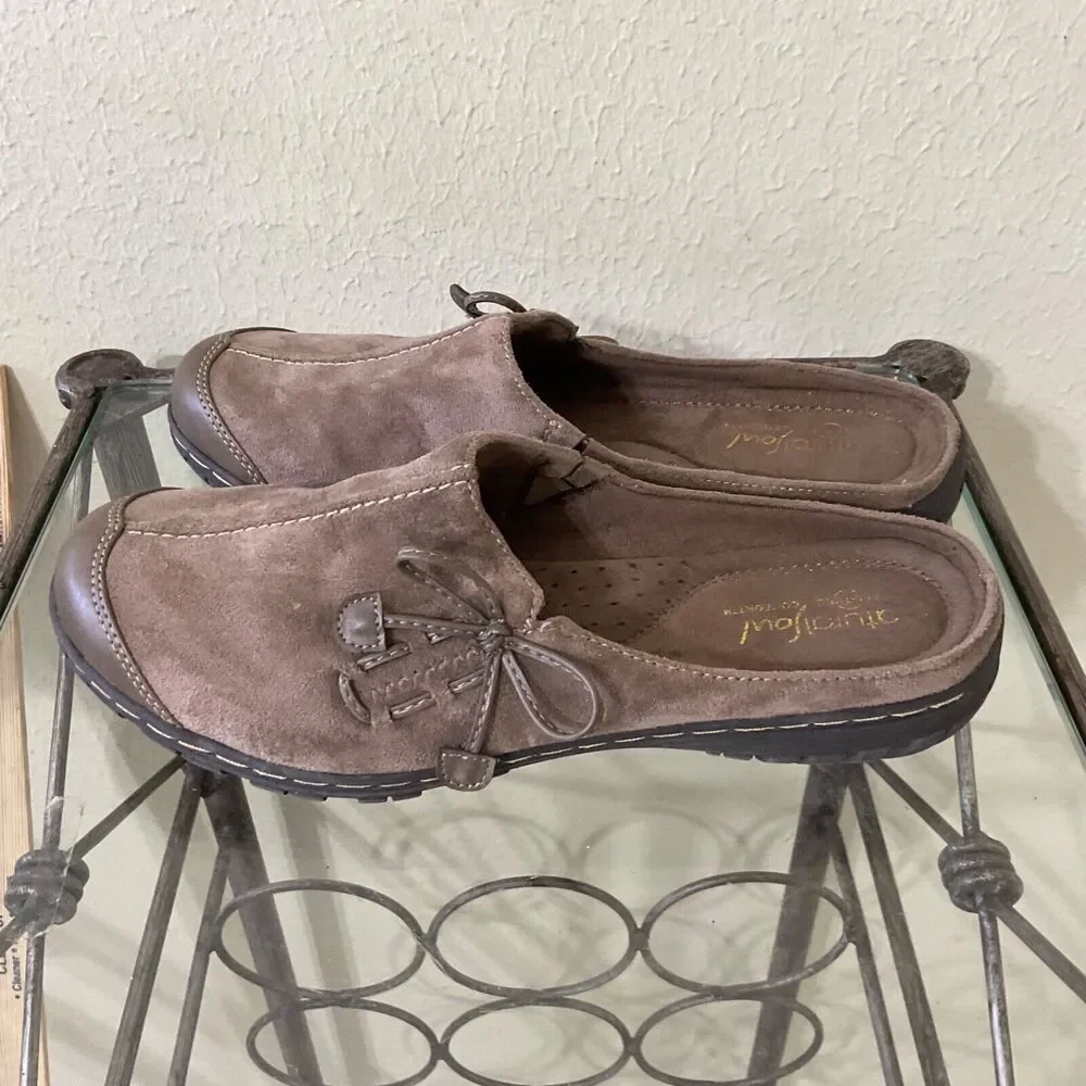 Natural Soul by Naturalizer Comfort Mules Size 7.5 M Women’s Brown Suede Slip On - Picture 2 of 11